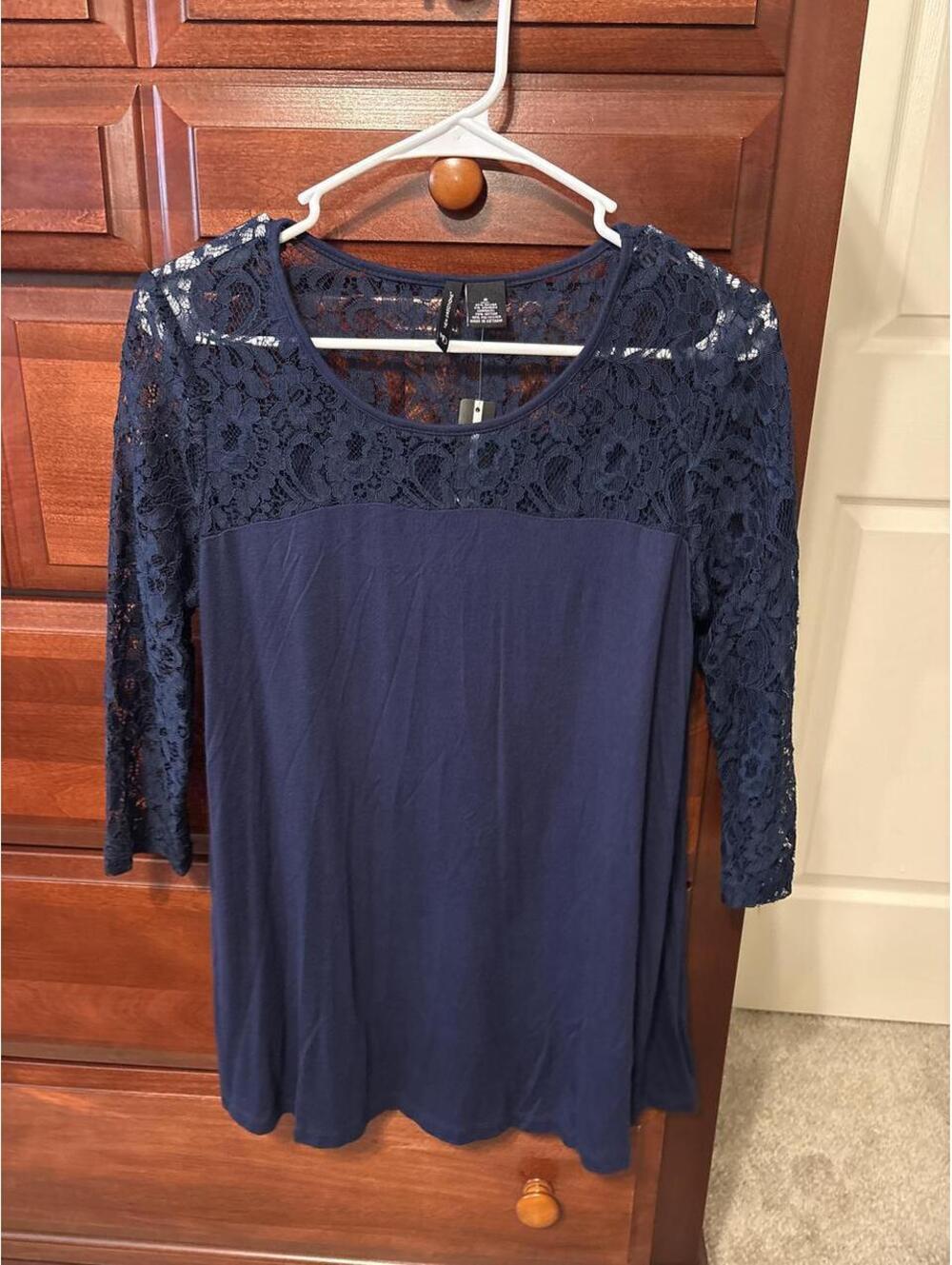 New Directions Women's Navy and Blue Blous